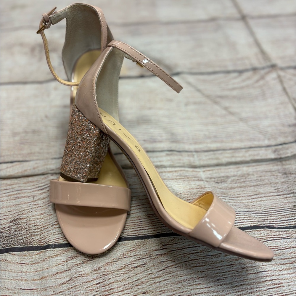 😍Unisa Nude Heels with Glitter Block. Ankle strap size 9.5